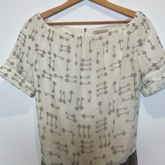 Ted Baker Romper Printed Keys Bow Neck Belted Waist Pockets Side Zipper Size 4 - Picture 3 of 16